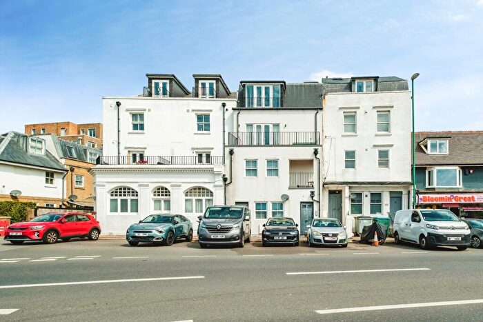 2 Bedroom Flat For Sale In Brighton Road, Shoreham-by-Sea, West Sussex, BN43