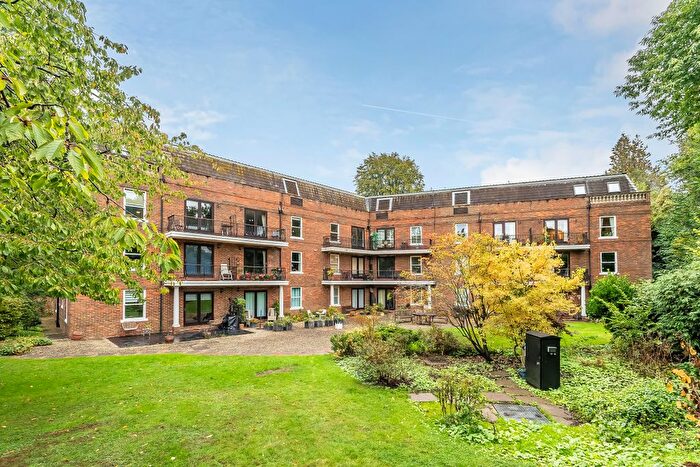 3 Bedroom Flat For Sale In Clarendon Road, Sevenoaks, Kent, TN13