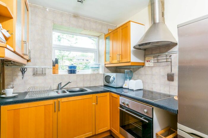 2 Bedroom Flat To Rent In Cambridge Road North, Chiswick, London, W4