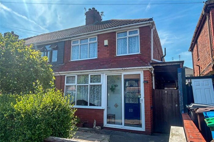 2 Bedroom End Of Terrace House For Sale In Selkirk Road, Chadderton, Oldham, OL9