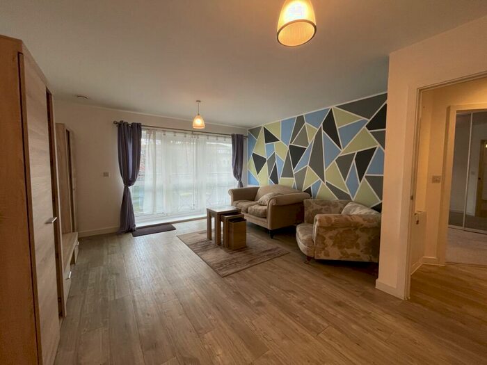 1 Bedroom Apartment To Rent In West Green Drive, Crawley, RH11