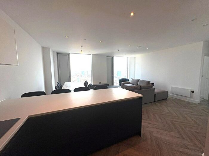 2 Bedroom Flat To Rent In Bankside Boulevard, Salford, Greater Manchester, M3