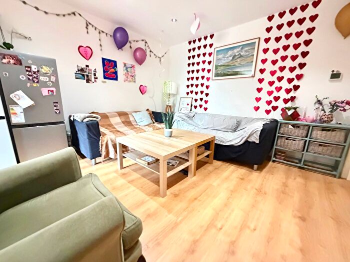 5 Bedroom Maisonette To Rent In Corporation Street, London, N7