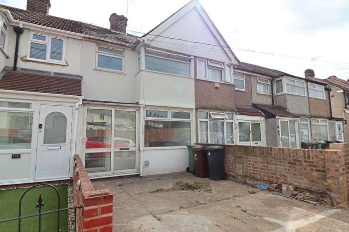 3 Bedroom Terraced House To Rent In Oval Road South, Dagenham, London, RM10