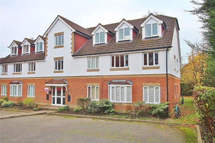 1 Bedroom Apartment To Rent In Knaphill, Woking, Surrey, GU21