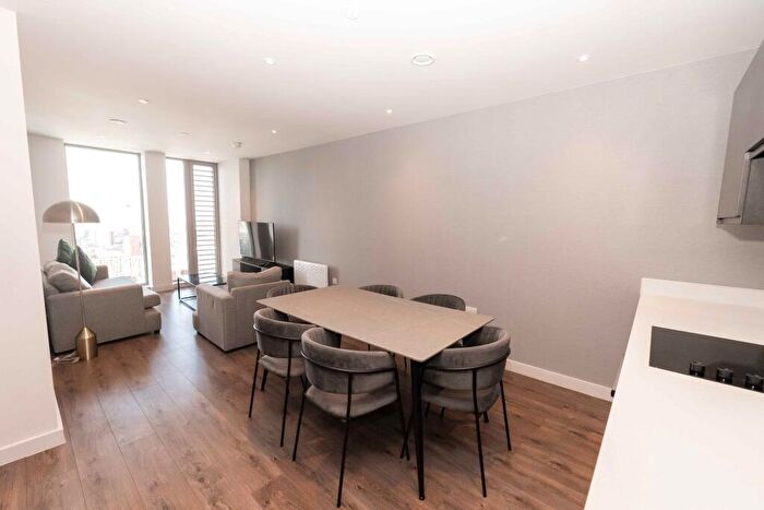 3 Bedroom Apartment To Rent In Greengate, Manchester, M3