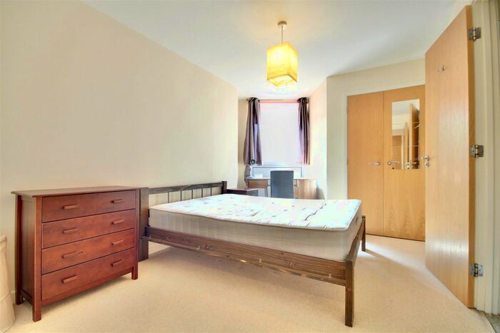 2 Bedroom Flat To Rent In Cross Street, Portsmouth, PO1