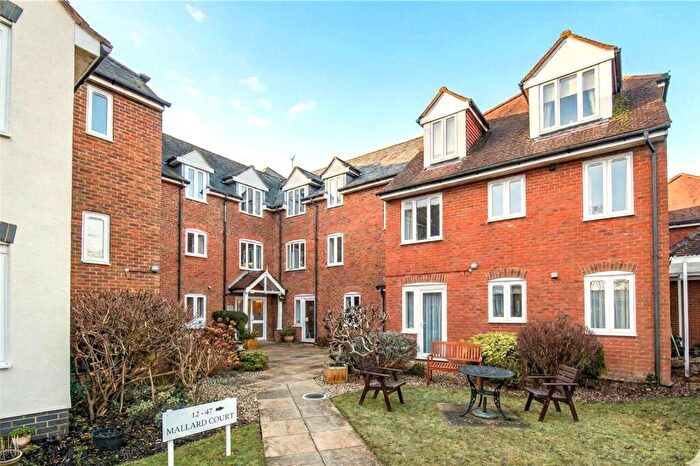 2 Bedroom Apartment For Sale In West Mills, Newbury, Berkshire, RG14