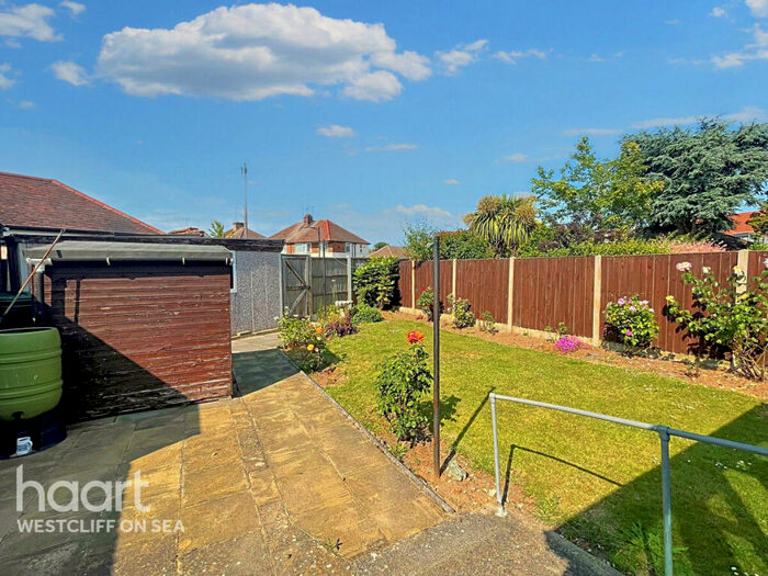 2 Bedroom Semi-Detached Bungalow For Sale In Thornford Gardens, Southend-On-Sea, SS2
