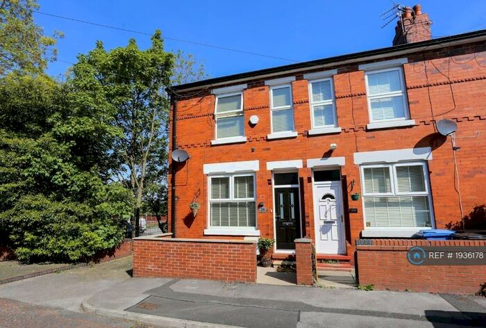 3 Bedroom End Of Terrace House To Rent In Westminster Avenue, Stockport, SK5