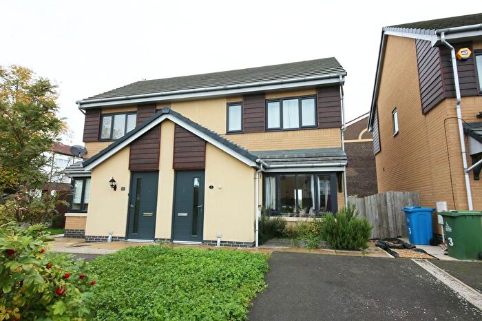 2 Bedroom Property To Rent In Burrard Road, Halton Brook, WA7