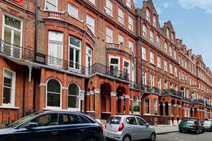 2 Bedroom Flat For Sale In Gledhow Gardens, Kensington, SW5