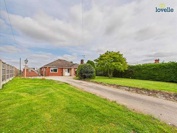 3 Bedroom Detached Bungalow For Sale In Spridlington Road, Faldingworth, LN8