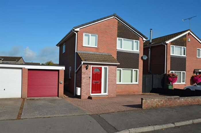 3 Bedroom Detached House For Sale In St. Marys Park, Nailsea, BS48