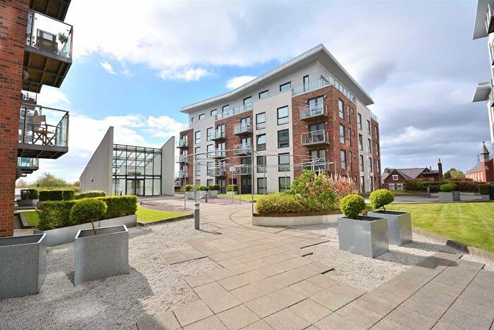 2 Bedroom Flat To Rent In Granite Court, The Radius, Prestwich, Manchester, M25