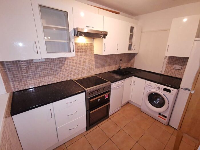 1 Bedroom Flat To Rent In Belgravia House, Clapham, SW4