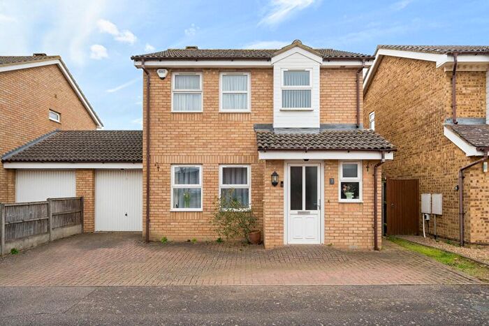 3 Bedroom Link Detached House For Sale In Moor Lane, Flitwick, MK45