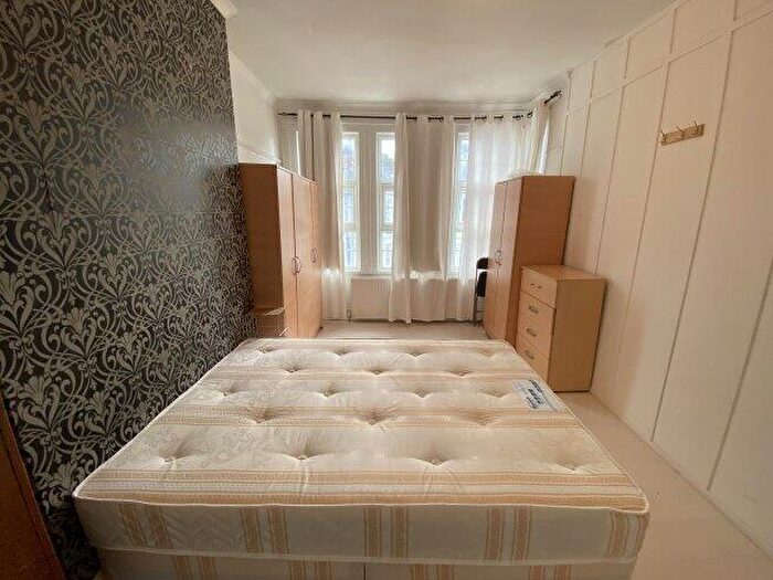 1 Bedroom Flat To Rent In Ivy Road, NW2