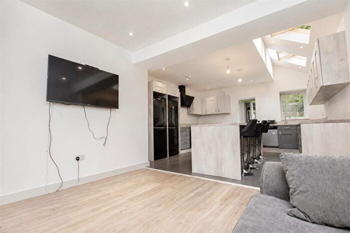 7 Bedroom House To Rent In Raddlebarn Road, Birmingham, B29