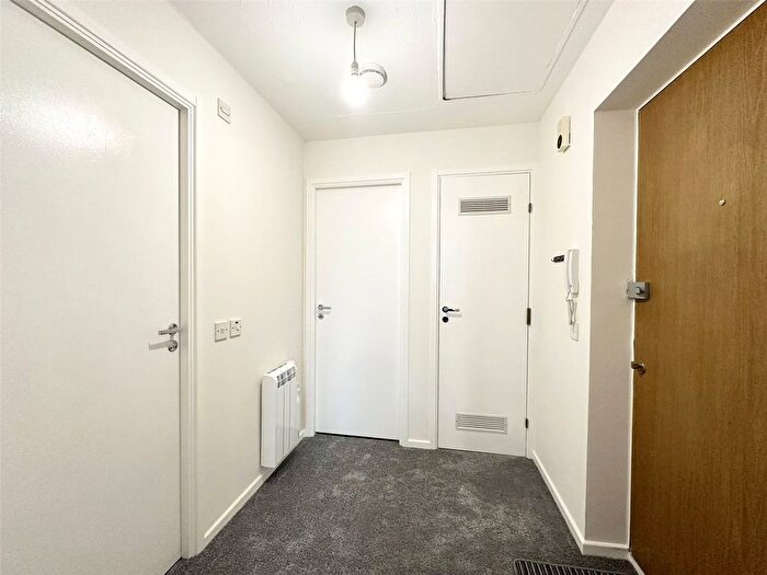 1 Bedroom Flat For Sale In Louvain Road, Greenhithe, Kent, DA9