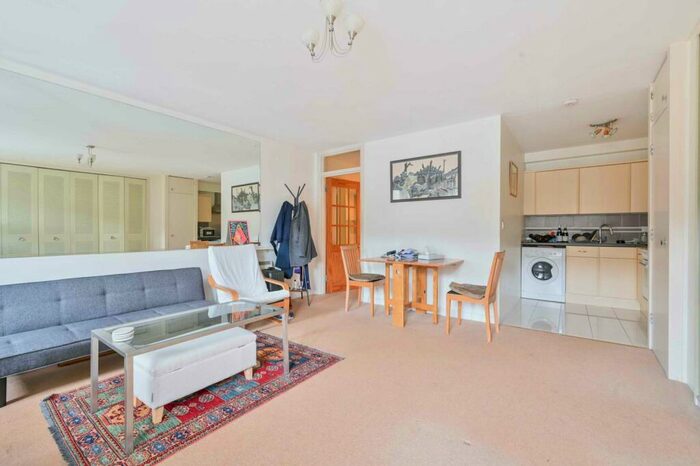 Studio To Rent In Oakley Square, Camden, London, NW1