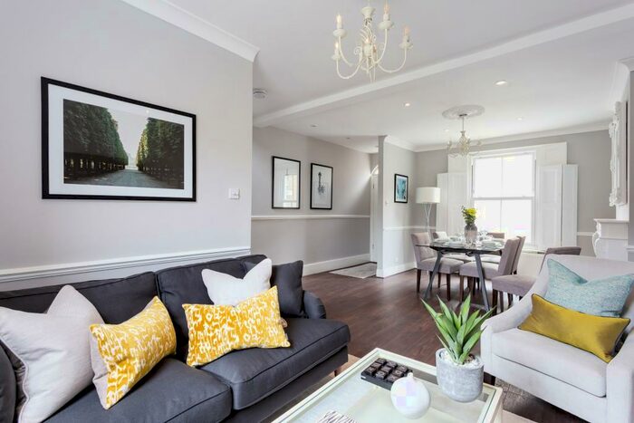 3 Bedroom Town House To Rent In Balls Pond Road, N1