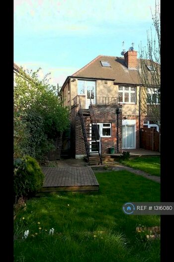2 Bedroom Flat To Rent In Southview Avenue, London, NW10