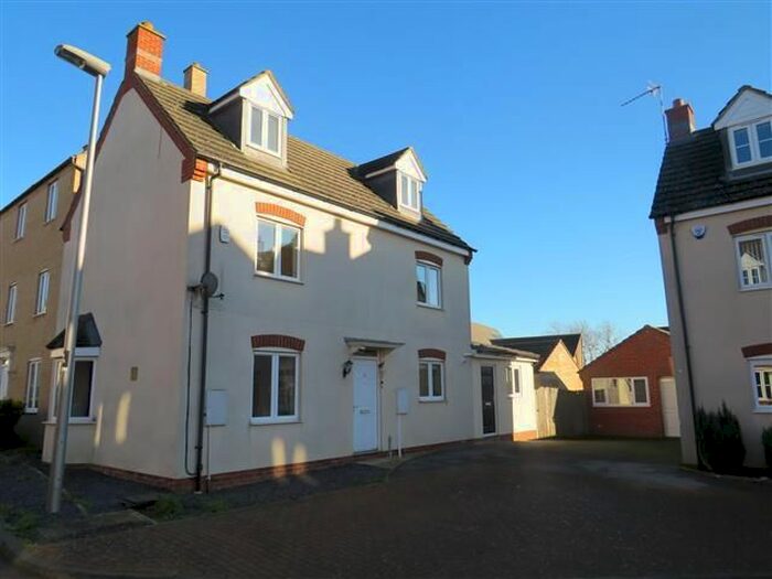 4 Bedroom Detached House To Rent In Lockhart Avenue, Oxley Park, Milton Keynes, MK4