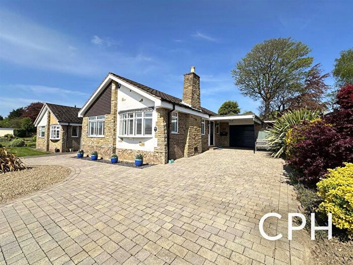 3 Bedroom Detached Bungalow For Sale In Hall Park Grove, Scalby, Scarborough, YO13