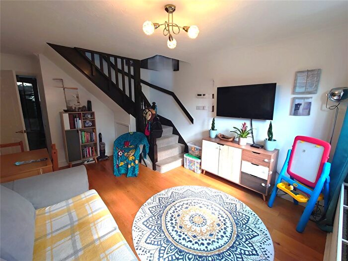 1 Bedroom End Of Terrace House For Sale In Rodmell Close, Hayes, Greater London, UB4