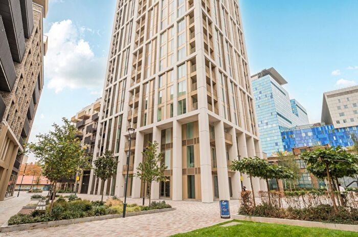 2 Bedroom Flat For Sale In Cendal Crescent, Whitechapel, E1