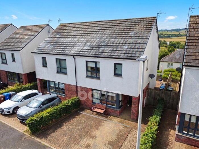 3 Bedroom Semi-Detached House For Sale In Midton Circle, Howwood, PA9