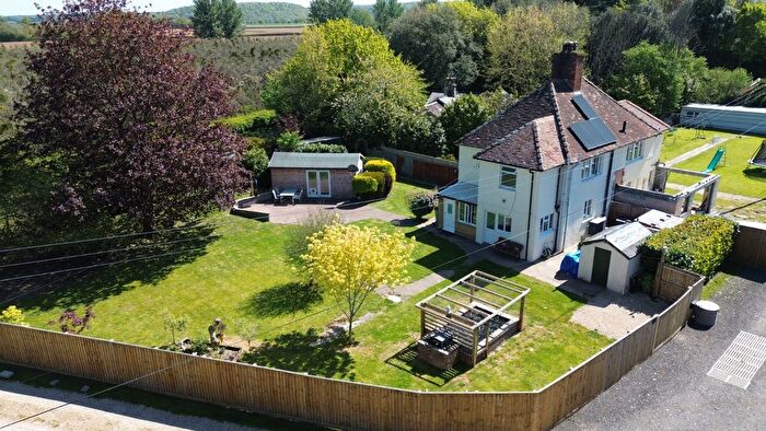 3 Bedroom Semi Detached House For Sale In Shoreditch, Taunton, Somerset, TA3