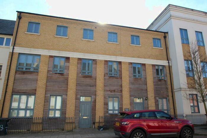 2 Bedroom Flat To Rent In High Street, Upton, Northampton, NN5