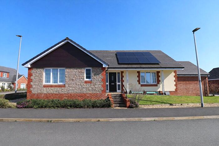 3 Bedroom Bungalow For Sale In Fallow Close, South Molton, Devon, EX36