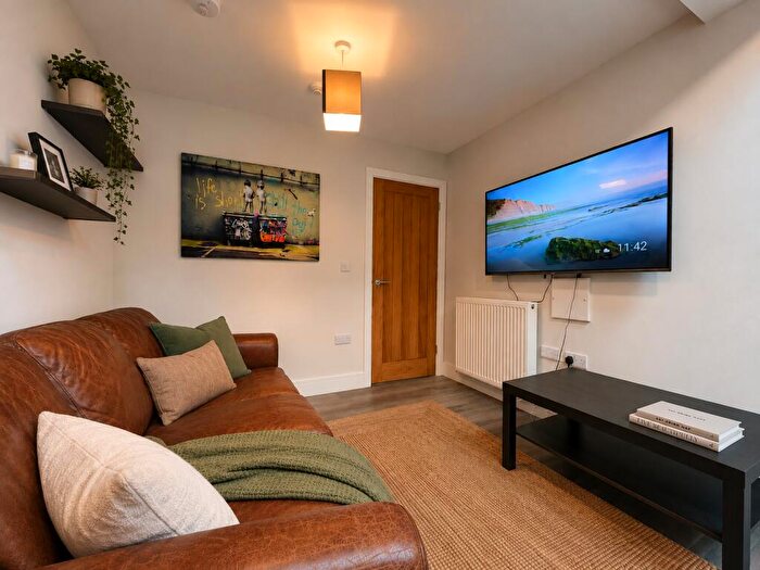 3 Bedroom Maisonette To Rent In Flat, - William Road, West Bridgford, Nottingham, NG2