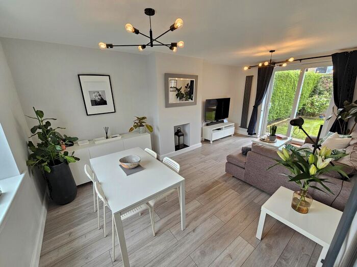 3 Bedroom Terraced House For Sale In Wythenshawe Road, Manchester, M23