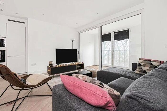1 Bedroom Flat To Rent In Sterling Way, London, N7