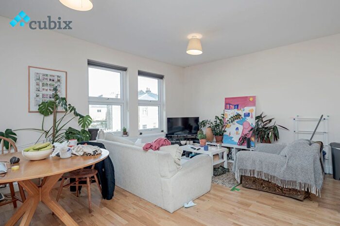 2 Bedroom Flat To Rent In Cheltenham Road, London, SE15