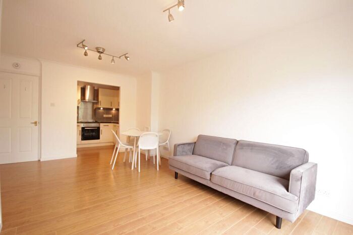 1 Bedroom Apartment To Rent In Conant Mews, Hooper Square, London, E1