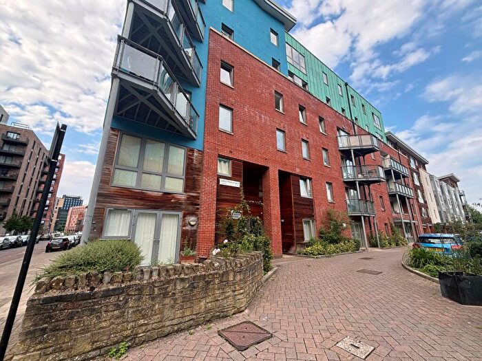 2 Bedroom Apartment To Rent In Sweetman Place, Temple Quay, Bristol, BS2