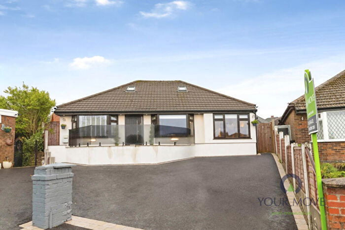 4 Bedroom Bungalow For Sale In Sholver Hill Close, Oldham, Greater Manchester, OL1