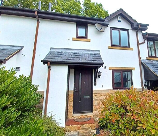 3 Bedroom Terraced House To Rent In Oakhampton Court, Park Avenue, Roundhay, Leeds, LS8