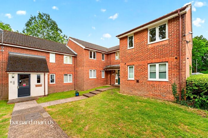 1 Bedroom Flat For Sale In Greenside Close, London, N20