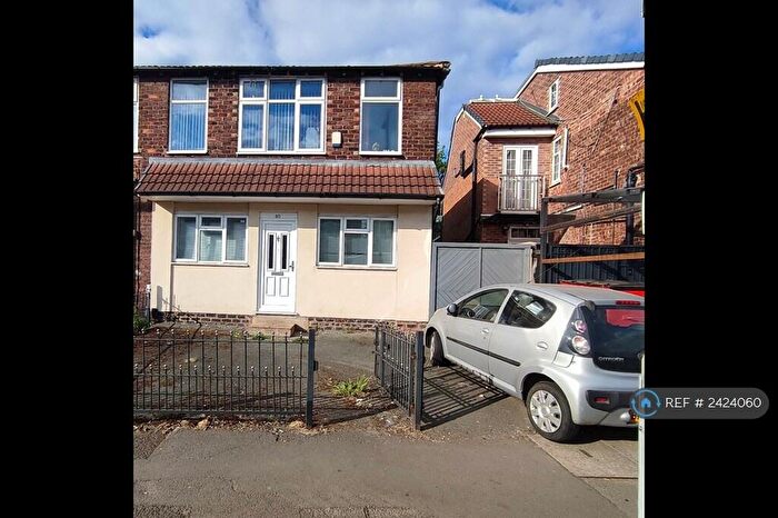 6 Bedroom Semi-Detached House To Rent In Old Moat Lane, Withington, M20