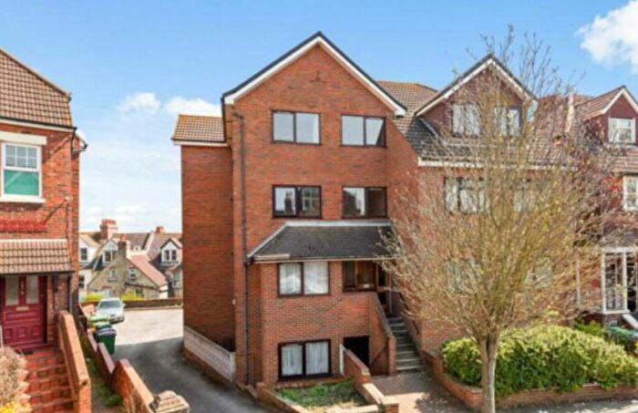 2 Bedroom Apartment For Sale In Wiltie Gardens, Folkestone, Kent, CT19