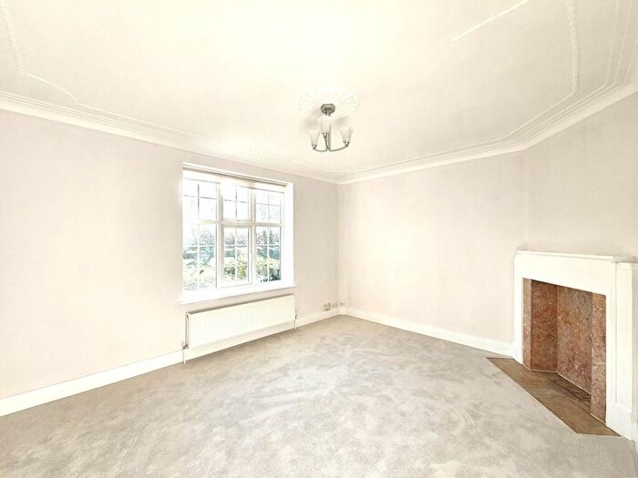3 Bedroom Flat To Rent In Sheldon Avenue, London, N2