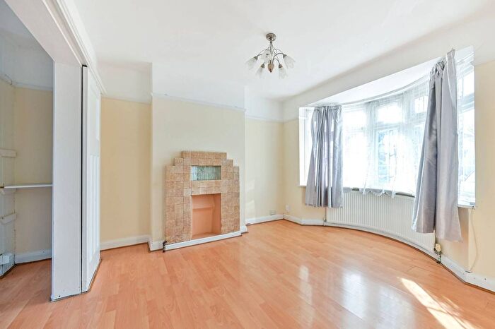 3 Bedroom Semi-Detached House To Rent In Clarence Avenue, New Malden, KT3