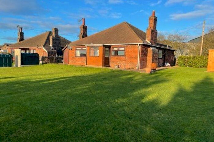 3 Bedroom Bungalow To Rent In Franderground Bungalows, Nottingham NG16