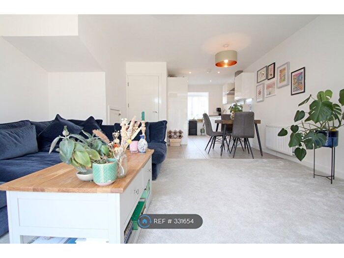 3 Bedroom Semi-Detached House To Rent In Woodlands Place, Shirley, Solihull, B90